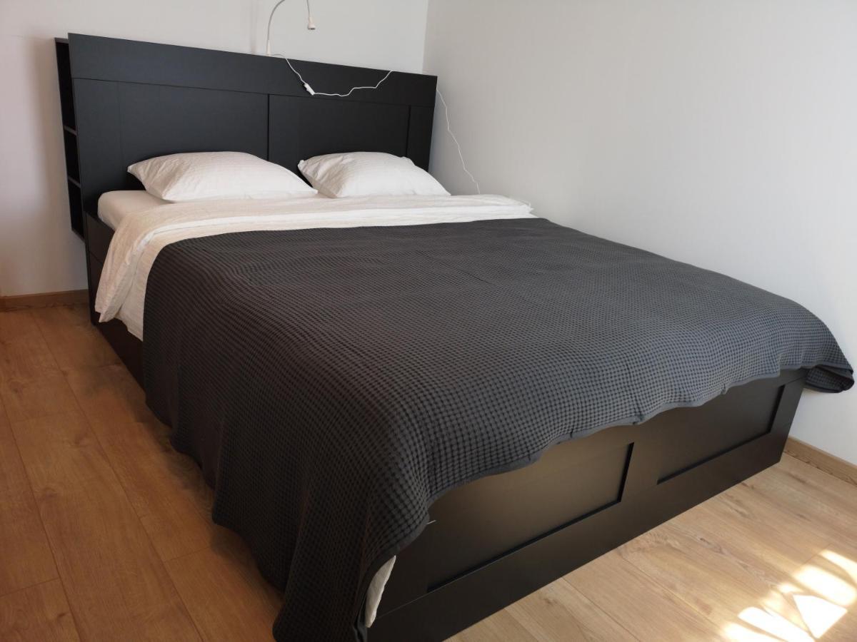 Mega Hostel Крапина Экстерьер фото